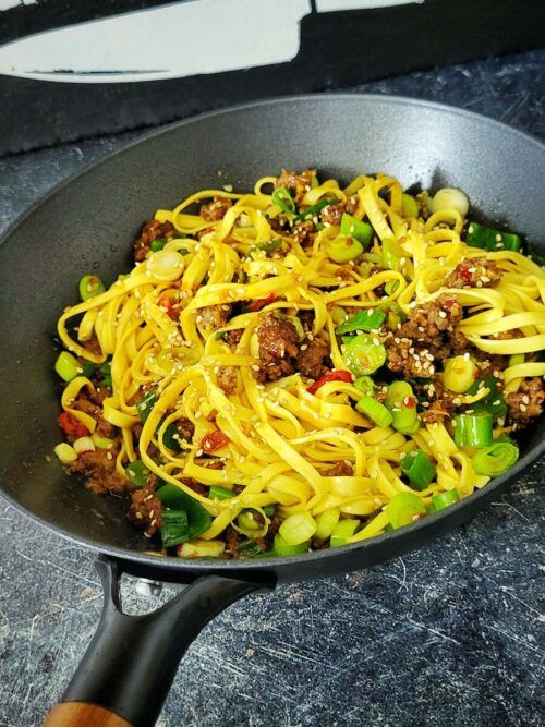 Asiatische Knoblauchnudeln