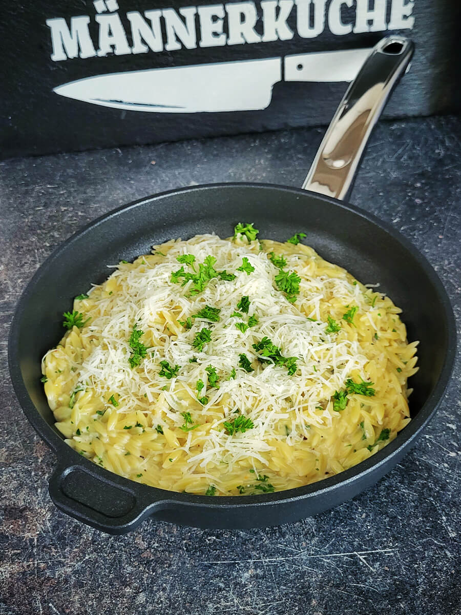 Cremige Knoblauch-Parmesan Orzo | Die Männerküche